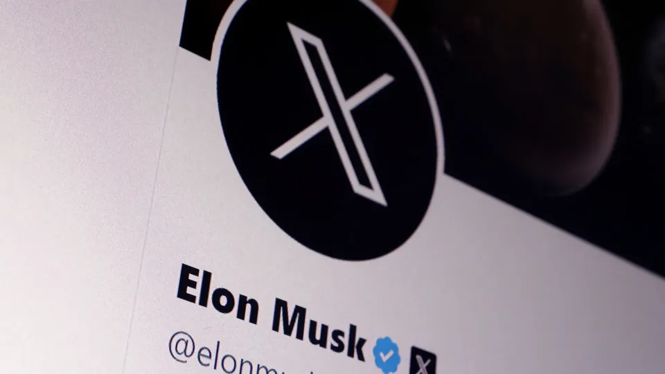 Usuários relatam dificuldades para acessar a rede social X, que foi alvo de um grande ataque cibernético, segundo Elon Musk.