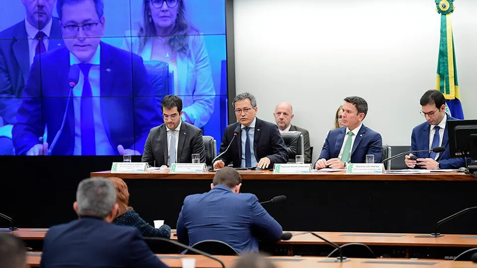 Comissão Mista de Orçamento recebe aviso sobre o término dos benefícios fiscais para o setor de eventos, que foram essenciais durante a pandemia.