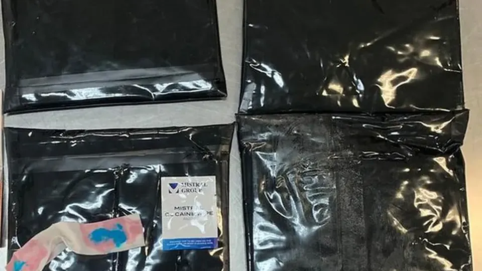 Droga estava oculta nas bagagens despachadas pelo casal, que vinha da Colômbia