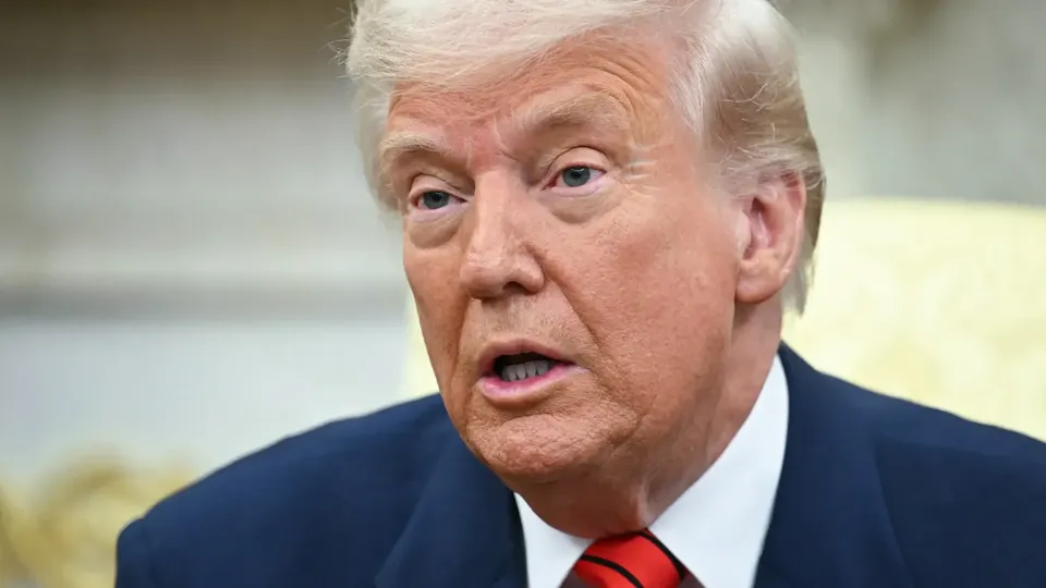 O presidente dos EUA, Donald Trump, confirmou que manterá tarifas de 25% para proteger a indústria local.