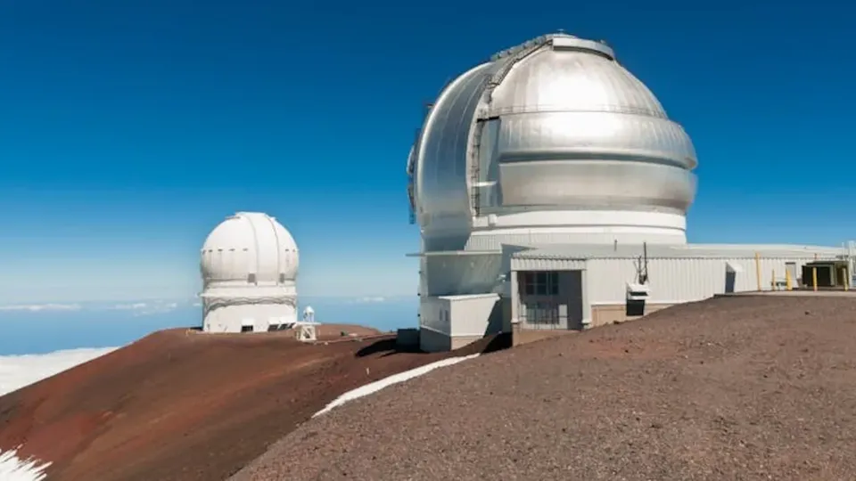 Estrela é uma anã vermelha e a detecção dos planetas exigiu tecnologia avançada e anos de pesquisa.