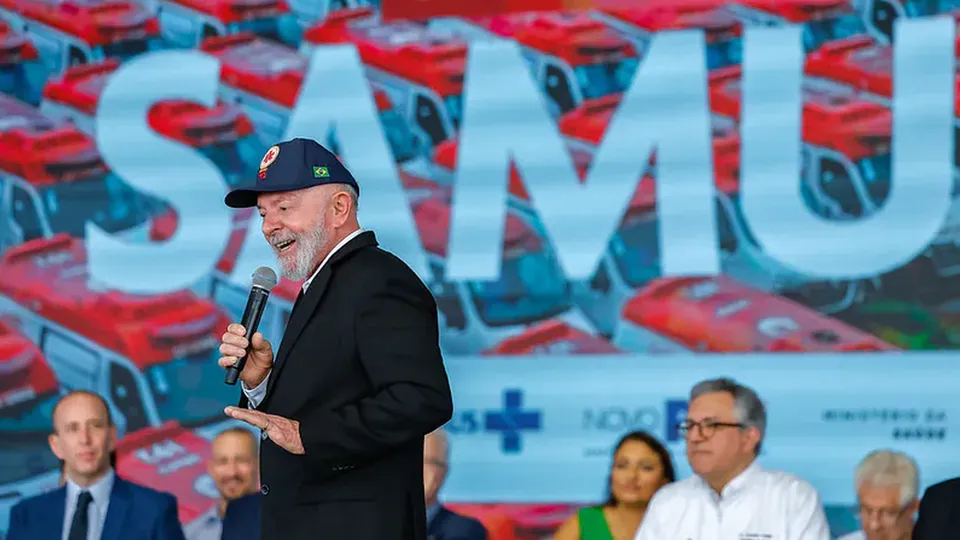 Durante a posse do novo presidente da OAB, Lula destacou a necessidade de regulamentar as plataformas digitais no Brasil.