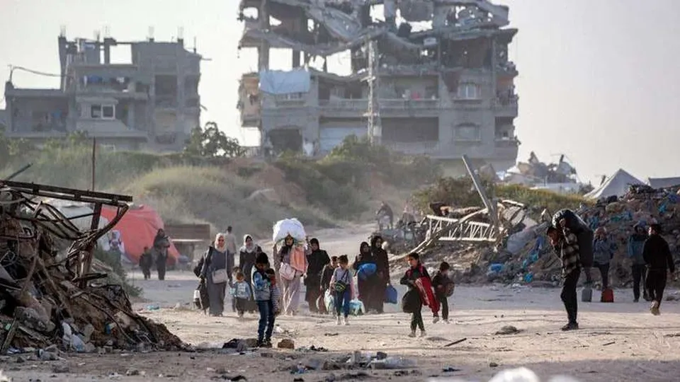 O porta-voz israelense, David Mencer, afirmou que os ataques em Gaza foram planejados em conjunto com Washington, resultando em mais de 400 mortos.
