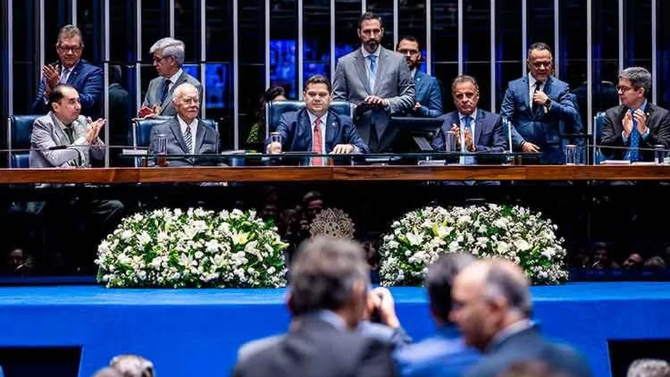 Cerimônia especial destaca o papel do ex-presidente na transição democrática do país após a ditadura militar.