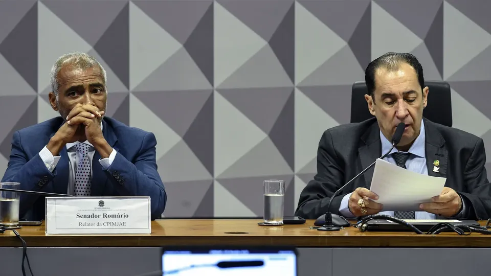 Relatório final da CPI propõe mudanças na legislação e investigações sobre manipulação de resultados no futebol.