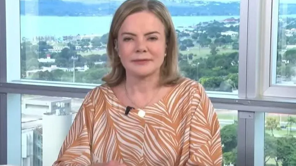 A ministra de Relações Institucionais defende Lula e contesta críticas do presidente do PSD sobre governabilidade.