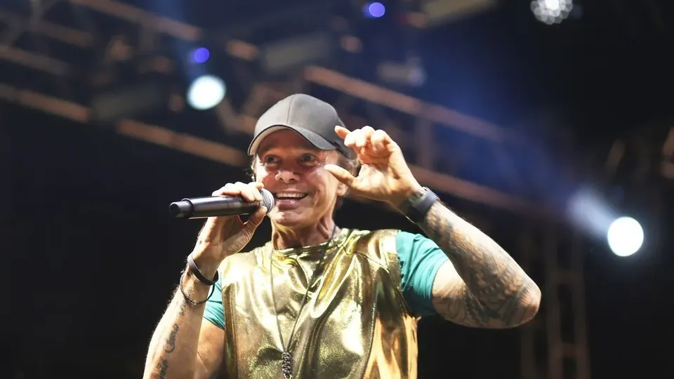 Artista de 58 anos revelou a condição após internação em Salvador e cancelamento de shows
