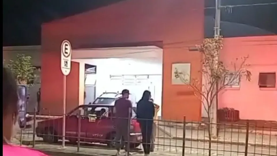 Paciente em crise de abstinência tomou enfermeira como refém, mas foi contido após quatro horas de diálogo com a polícia.