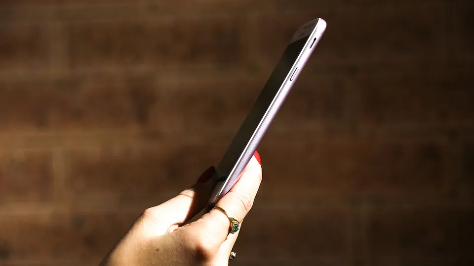 Usuários relatam problemas com internet fixa e móvel nesta segunda-feira, com picos de reclamações em várias capitais.