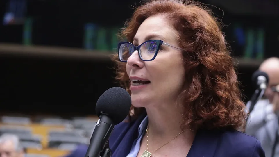 A deputada federal Carla Zambelli (PL-SP) se manifestou após Jair Bolsonaro (PL) atribuir a ela a derrota nas eleições de 2022.
