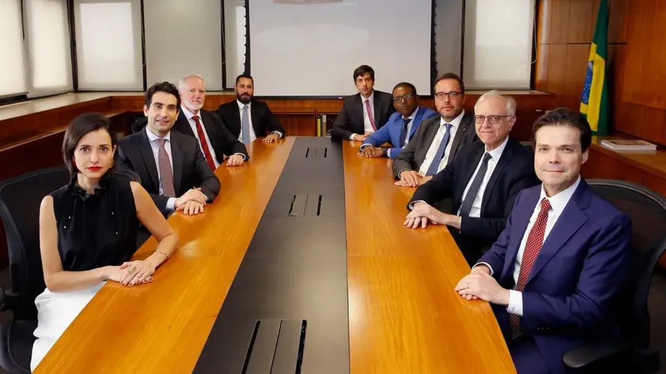 A revisão reflete sinais de desaceleração na atividade econômica, segundo o BC.