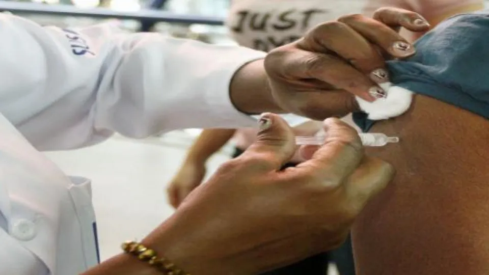 Com 492 mil doses disponíveis, imunização começa na próxima quarta-feira para grupos prioritários.