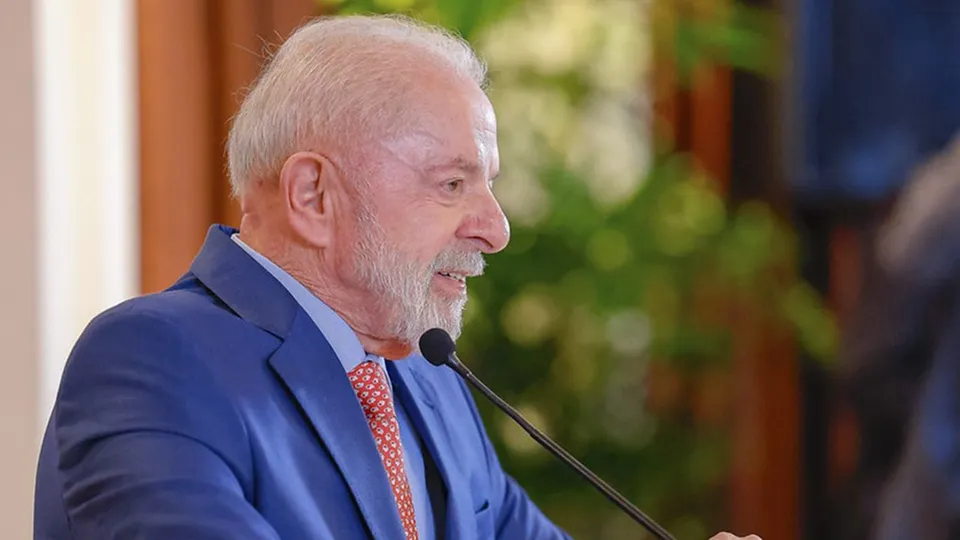 Durante viagem ao Vietnã, presidente negou ter discutido anistia com líderes do Congresso