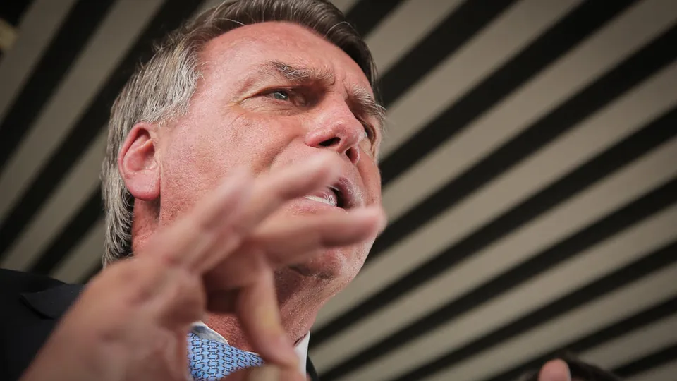 Decisão do TSE é confirmada por maioria na Primeira Turma do STF; defesa alega violação da liberdade de expressão.