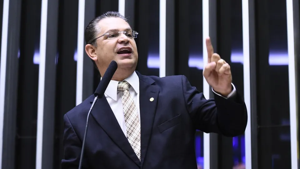Requerimento que acelera a votação do PL da Anistia foi protocolado em meio a pressões do governo Lula.