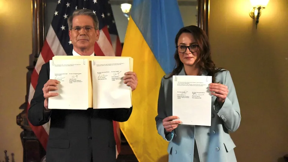 O acordo de compartilhamento de minerais entre EUA e Ucrânia é visto como um passo importante para fortalecer a economia ucraniana e a posição nas negociações com Moscou.