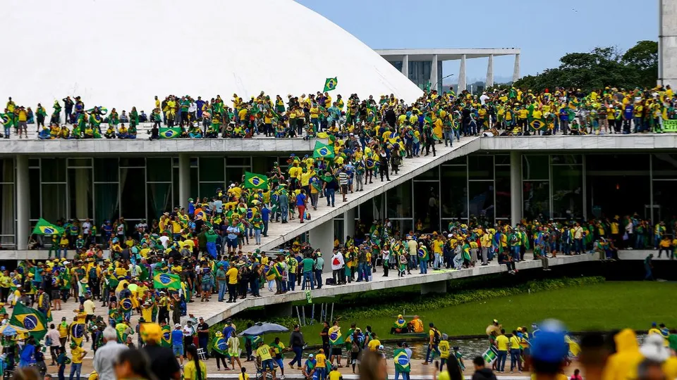Ministros da Primeira Turma avaliam se aceitam denúncia da PGR contra integrantes do núcleo 4 do golpe de 2022.