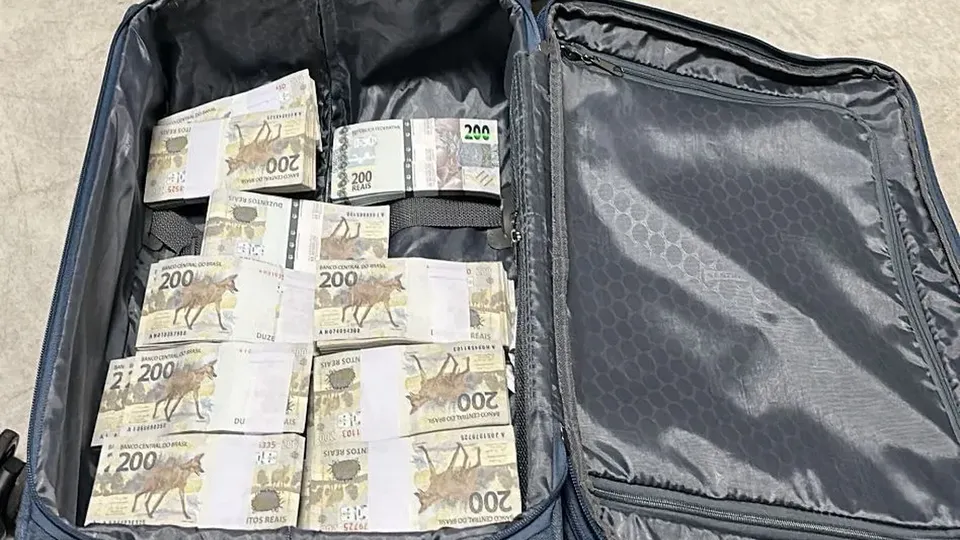 Polícia Federal intercepta trio que vinha de Manaus; suspeita é de lavagem de dinheiro