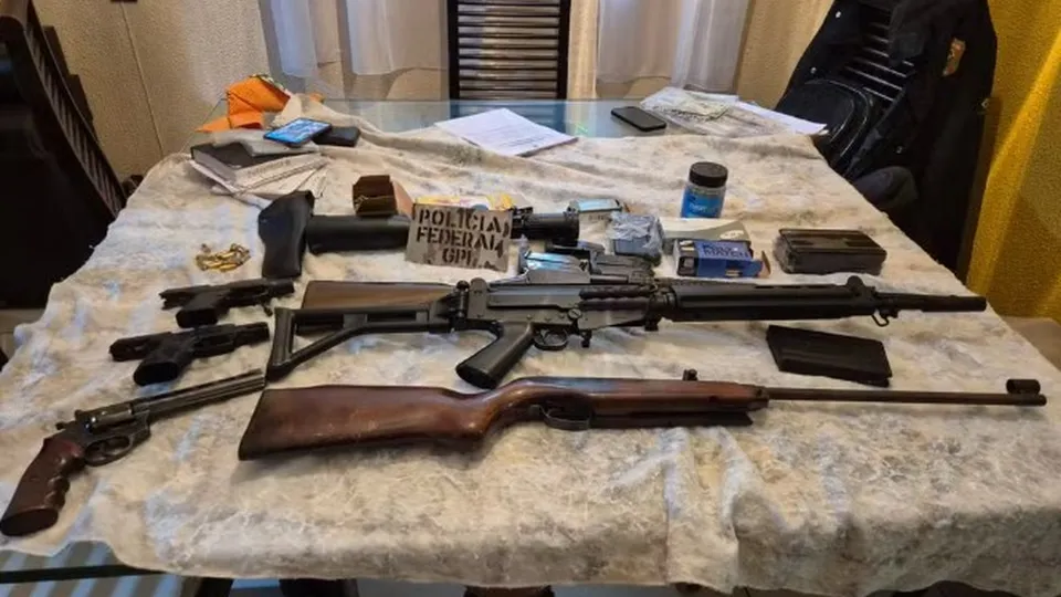 Organização criminosa, chamada de 'Comando C4', oferecia serviços de espionagem e assassinato sob encomenda.