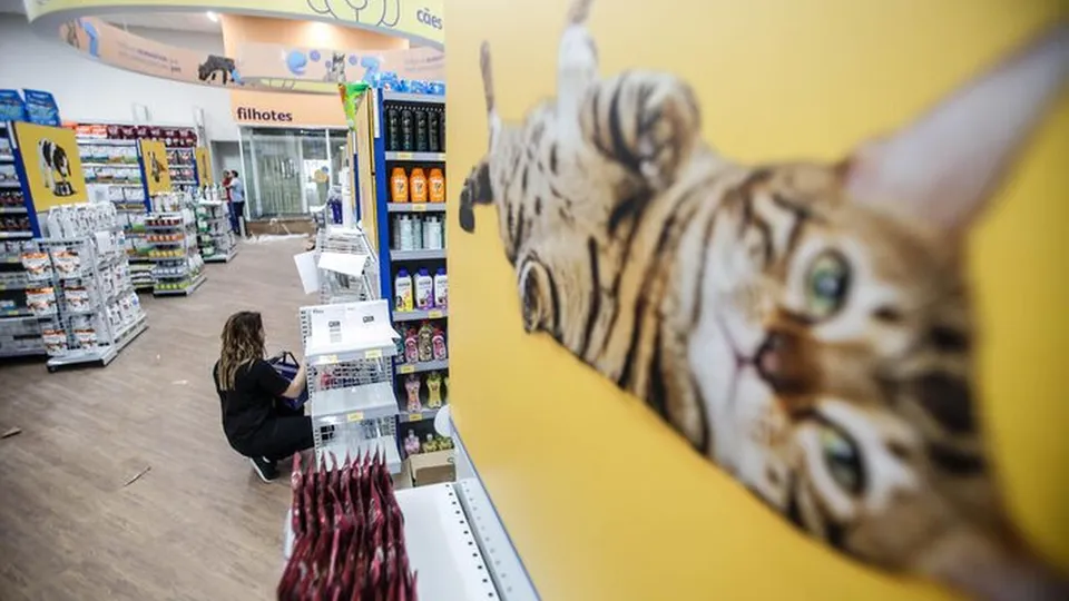 A fusão foi autorizada sem restrições; a nova empresa terá 11% de participação no mercado pet brasileiro.