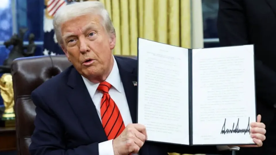 Donald Trump anuncia tarifa de 50% sobre produtos brasileiros e critica o STF