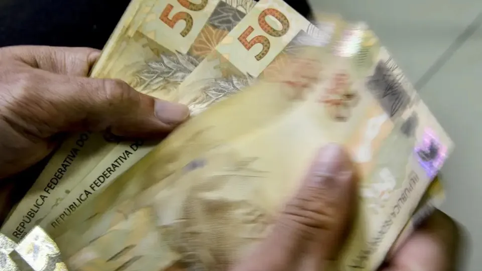IPCA-15 registra alta de 0,33% em julho, superando expectativas do mercado