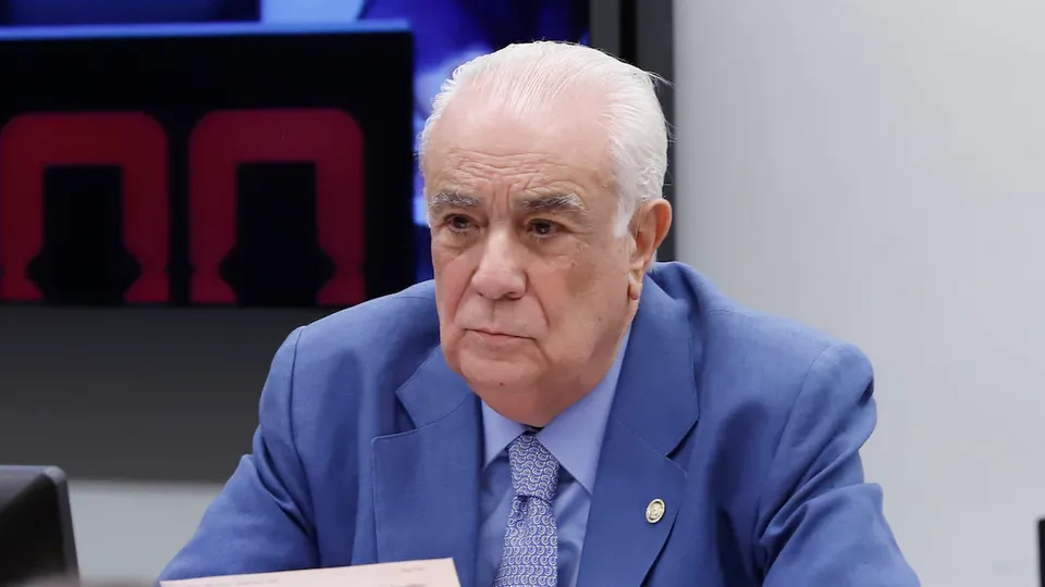 Deputado é expulso do PL após críticas a Trump e defesa de Alexandre de Moraes