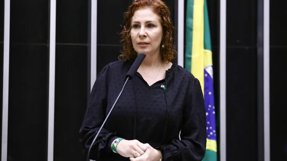 Carla Zambelli passa por audiência de custódia na Itália após ser presa