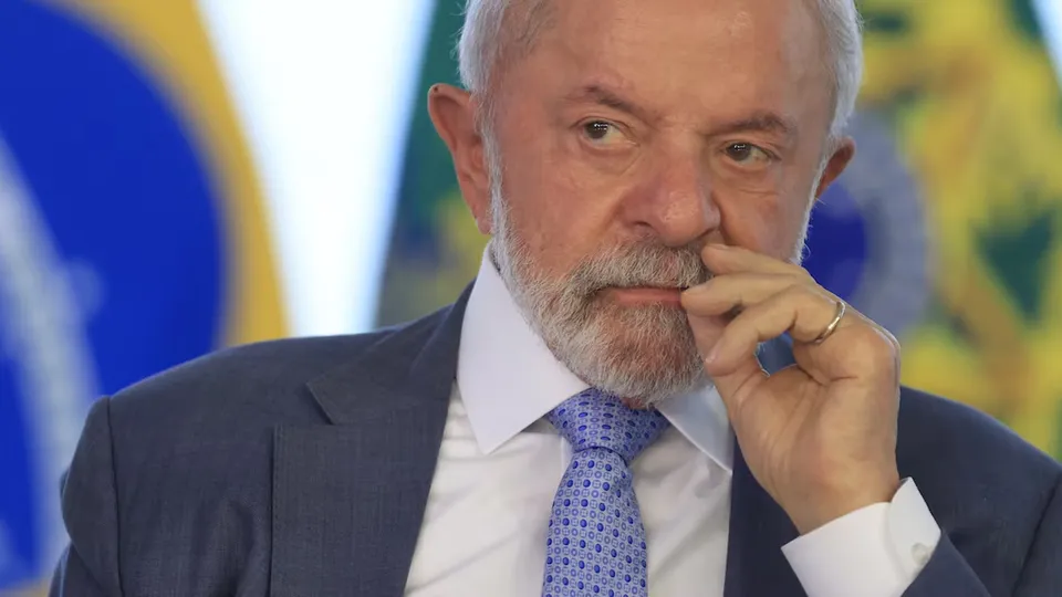 Presidente defende soberania brasileira em resposta a críticas de Trump sobre tarifas e regulamentação
