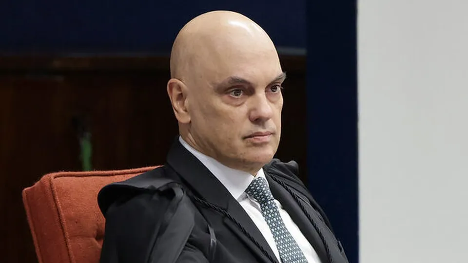 Ministro do STF sugere que nova sessão ocorra na próxima quinta-feira (11) para dar continuidade ao caso envolvendo ex-presidente.