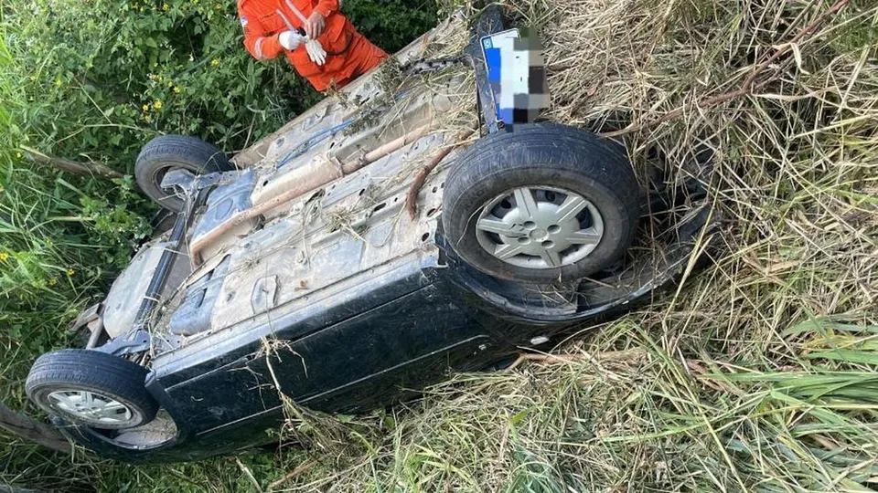 Menino de 4 anos foi encontrado após acidente na BR-424, em Garanhuns; pais morreram no local.