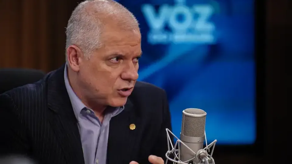 O ministro do STF, Luiz Fux, garante a Alessandro Stefanutto o direito de não se pronunciar na CPMI do INSS.