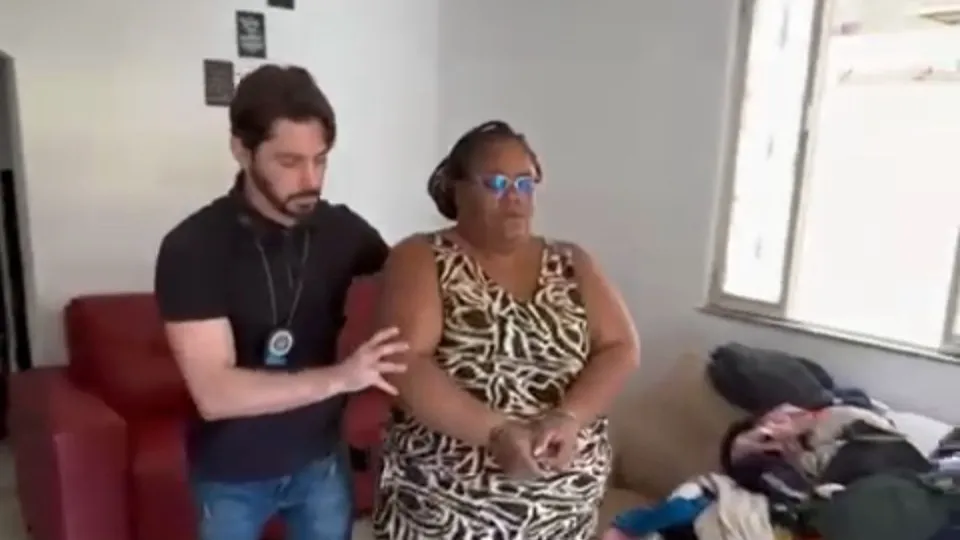 Vanisse Silva de Almeida, de 34 anos, é acusada de integrar quadrilha que explorava idoso em recuperação de AVC.