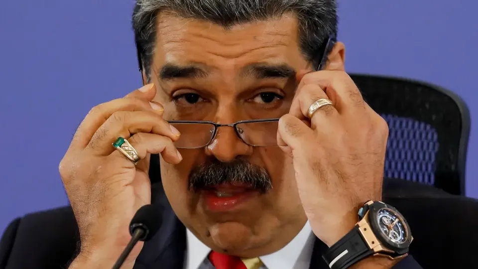 Medida amplia a campanha dos EUA contra o governo venezuelano e permite ações letais no Caribe.
