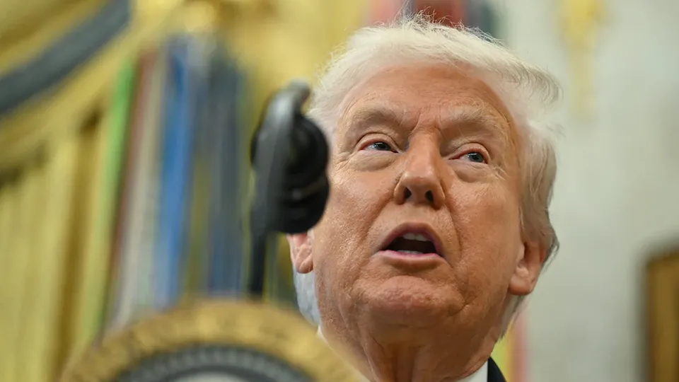 O presidente dos EUA, Donald Trump, confirmou que autorizou a CIA a realizar operações secretas na Venezuela, visando o tráfico de drogas.