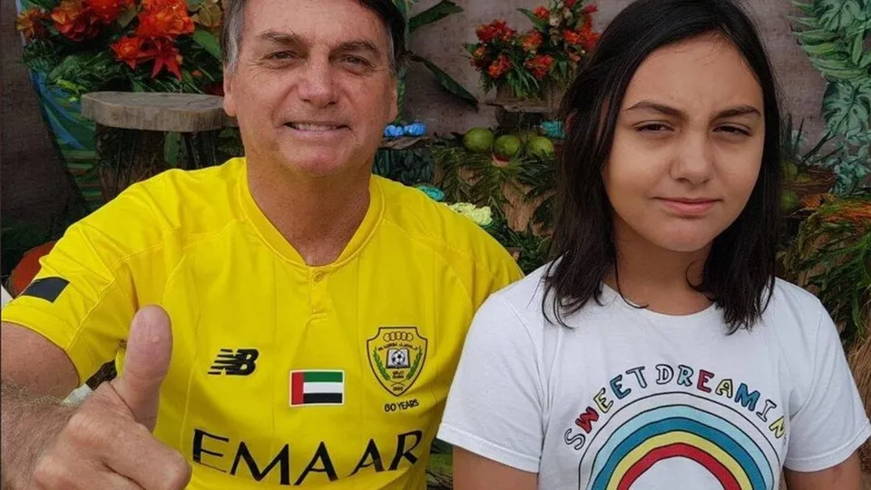 O ex-presidente Jair Bolsonaro poderá receber convidados para comemorar o aniversário de Laura neste sábado, 18.