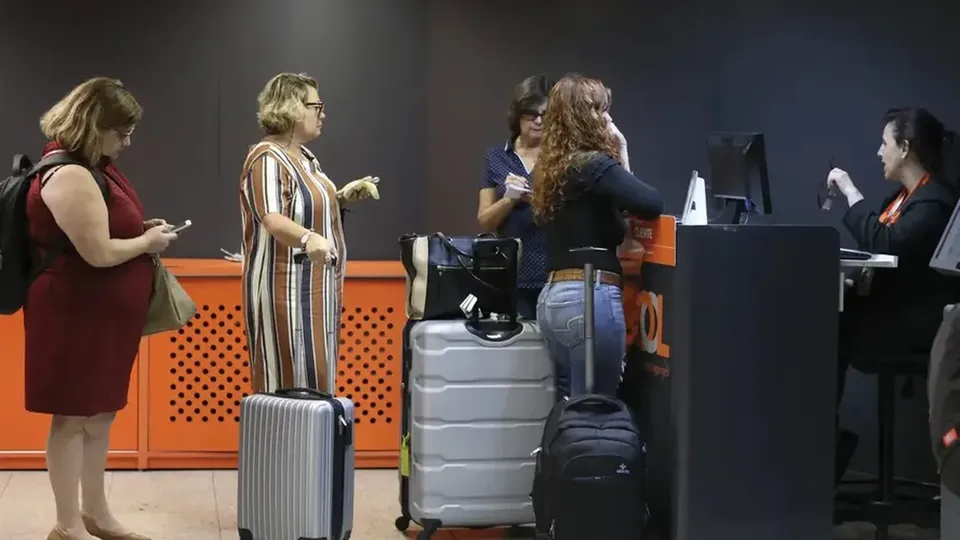 Companhias aéreas anunciam novas regras para transporte de malas; votação ocorre amanhã