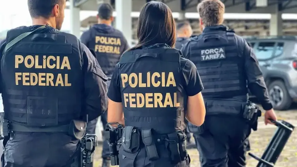 A ação visa desarticular uma associação criminosa que atua na importação clandestina de medicamentos para emagrecimento.