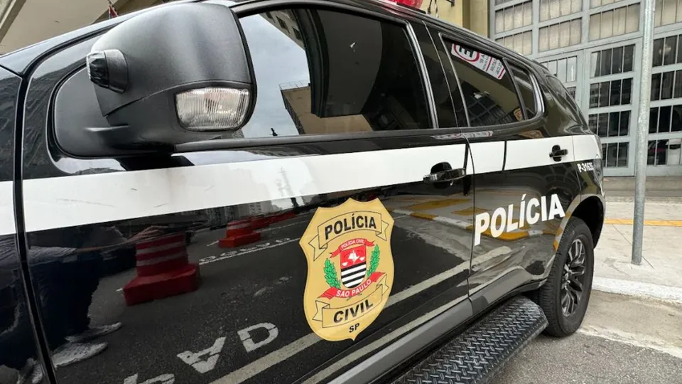 Ação busca desarticular a gestão de mais de 80 pontos de tráfico de drogas; 16 pessoas foram presas até agora.