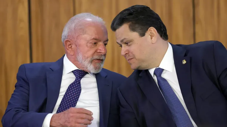 Presidente e chefe do Senado discutem indicações; Jorge Messias é o favorito de Lula para a vaga
