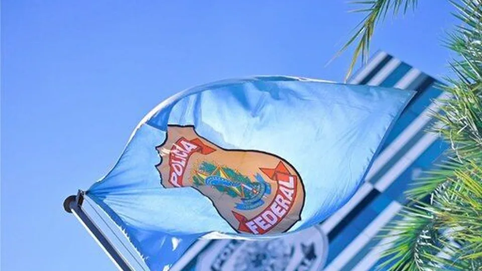 Karyny Virgino Silva foi detida após afirmar que havia um explosivo em sua mala; operação do aeroporto não foi afetada