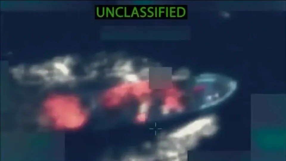 O secretário de Defesa, Pete Hegseth, anunciou que os ataques visaram embarcações ligadas ao tráfico de drogas.