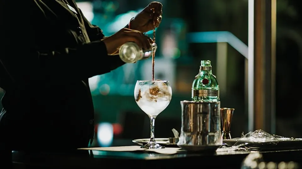 A proposta foi aprovada em meio a crescentes casos de intoxicação por metanol e agora segue para o Senado.