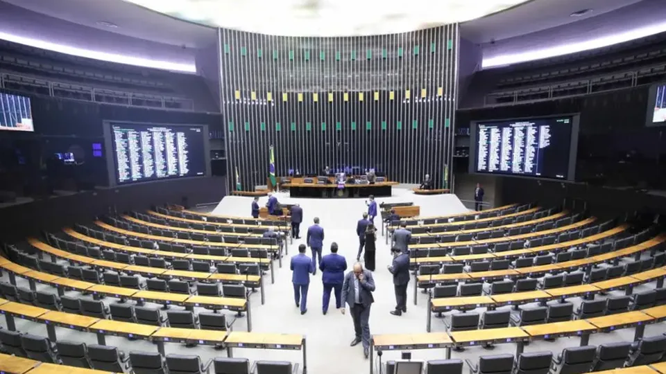 Com a aprovação da urgência, proposta que já passou pelo Senado será votada diretamente no plenário da Câmara.