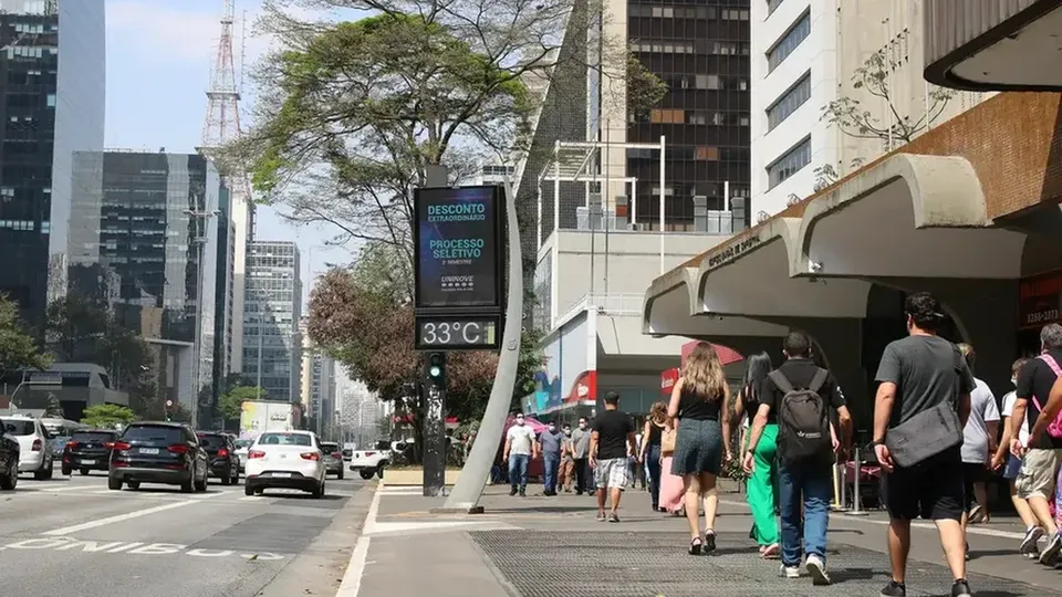 Levantamento revela a popularidade de nomes e sobrenomes em todo o país, destacando Maria e José.