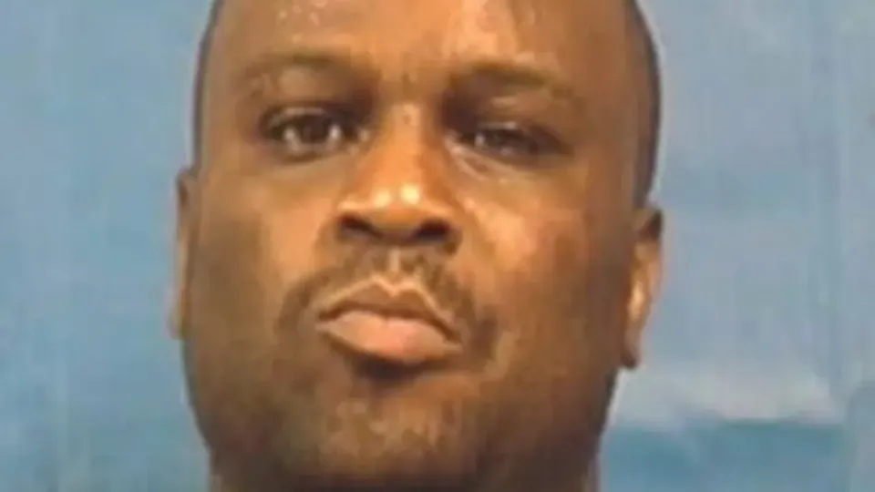 Após uma megaoperação que resultou em 121 mortes, sete traficantes do Comando Vermelho serão transferidos para presídios federais.