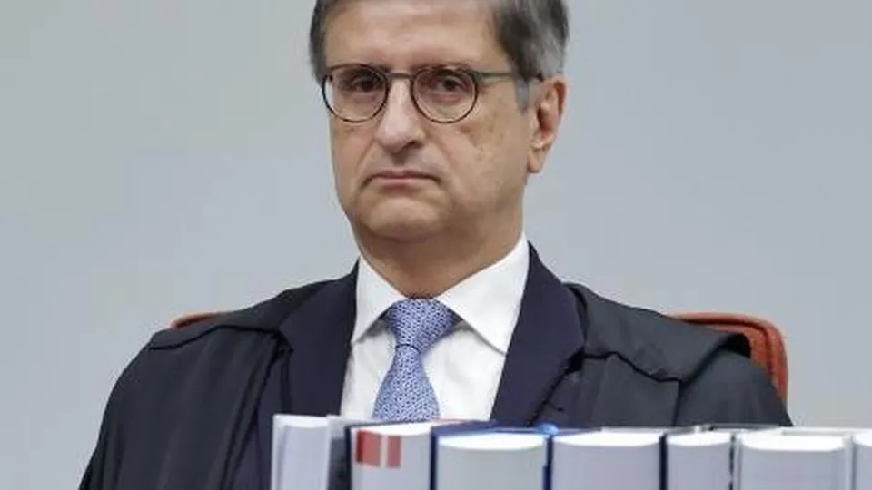 O procurador-geral Paulo Gonet pede a condenação dos 'kids pretos' por ações golpistas, incluindo planos para assassinar autoridades.