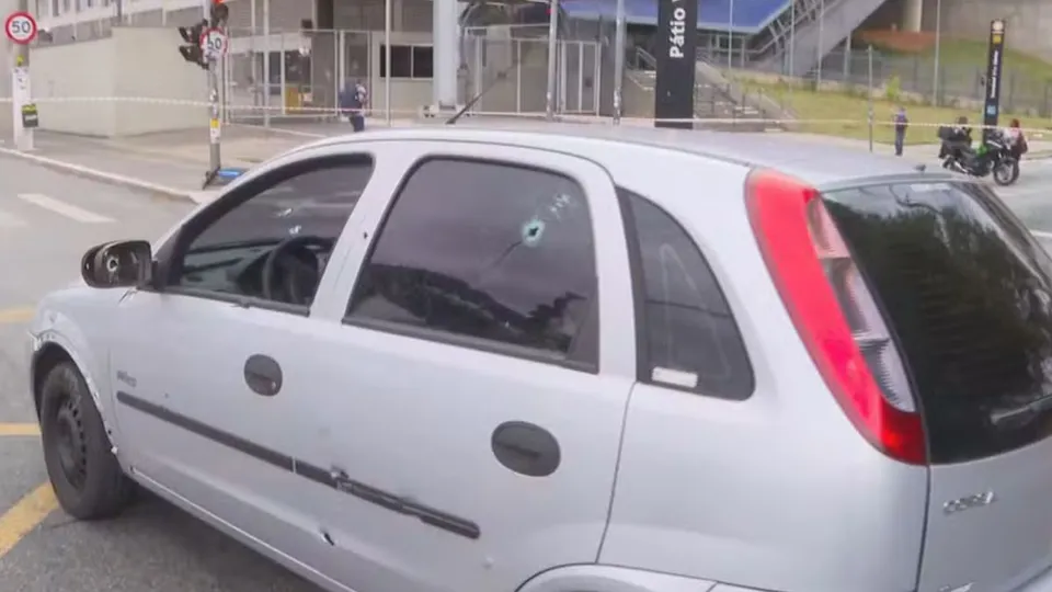 Interdição total ocorre entre as Ruas Engenheiro José Valter Seng e Heitor dos Prazeres. Motoristas devem desviar pela Avenida Francisco Morato.