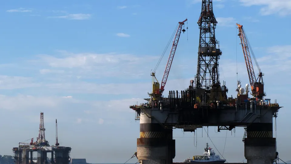 A nova descoberta está localizada a 108 km da costa de Campos dos Goitacazes (RJ), em profundidade de 734 metros.