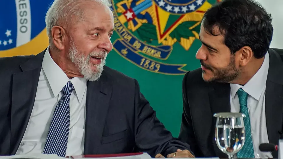 Presidente reafirma confiança em Jorge Messias, mas sua escolha levanta críticas sobre alinhamento político